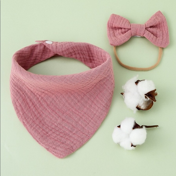 Muslin Dusty Pink 2pc Baby Bib and Hair Bow Set in Muslin NIP - Picture 2 of 3